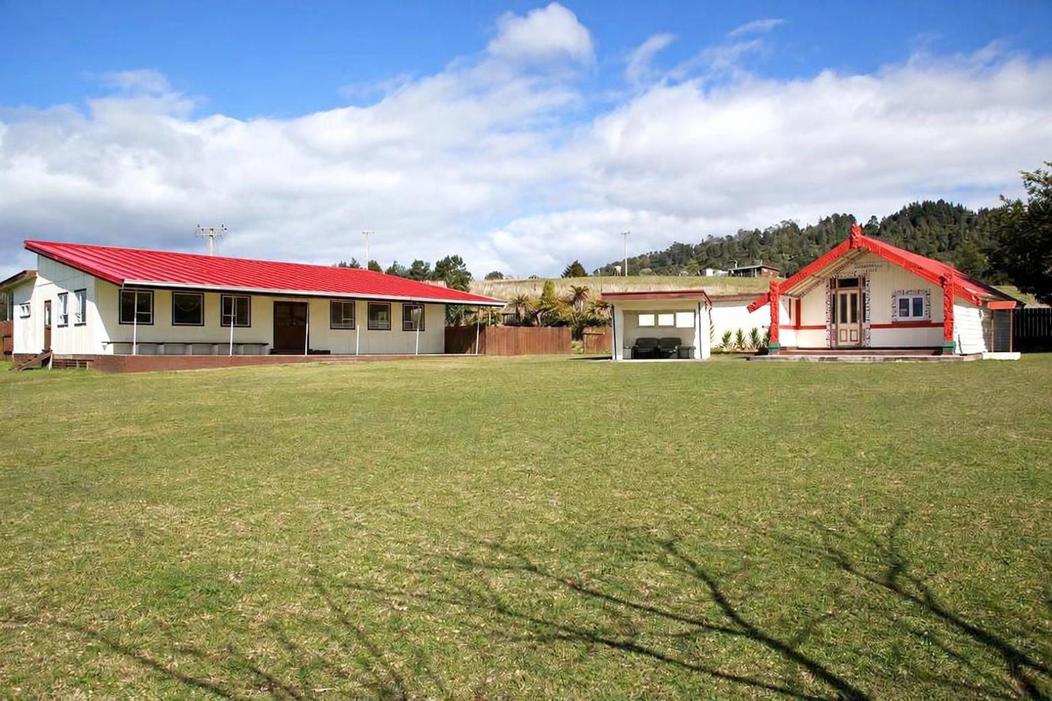 Roimata Marae grounds