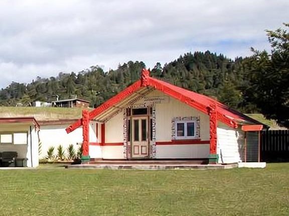 Te Ao Marama, the whare tipuna at Roimata Marae